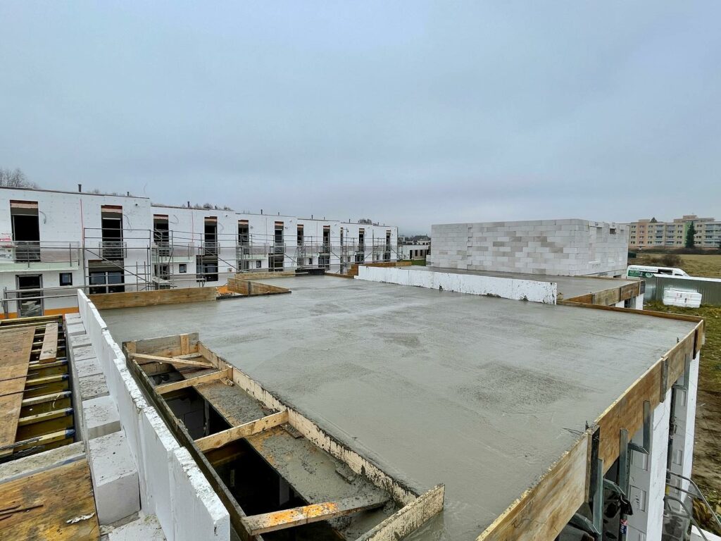 Ďalšie dve deky v Bytči zaliaté 10/12 ostávajú nám dve💪✅ Dajte aj vy ZELENÚ VÁŠMU BÝVANIU.♻️💚